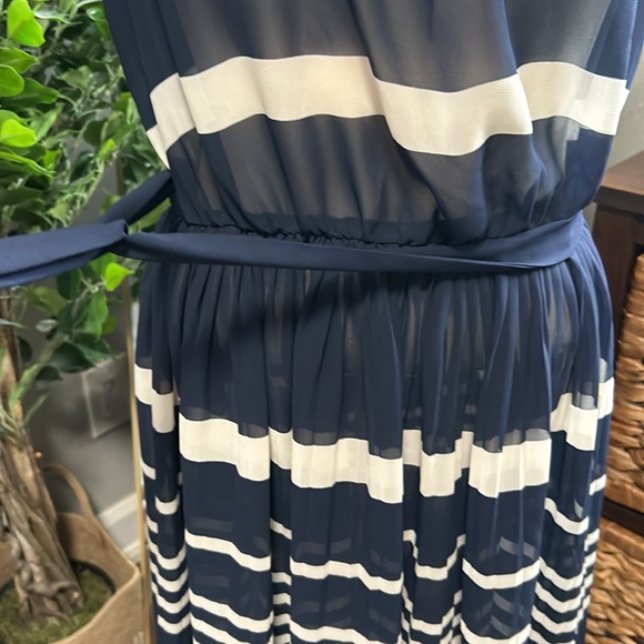 Chic by Jacob - Picture 3 of 8